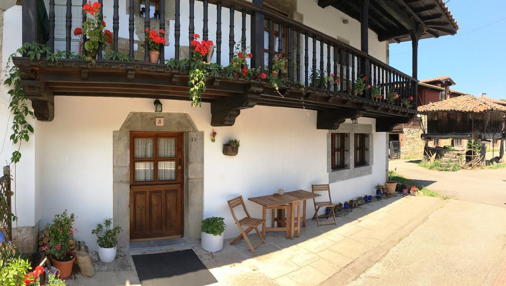 Gasthaus A Pie De Picos Caño Exterior foto